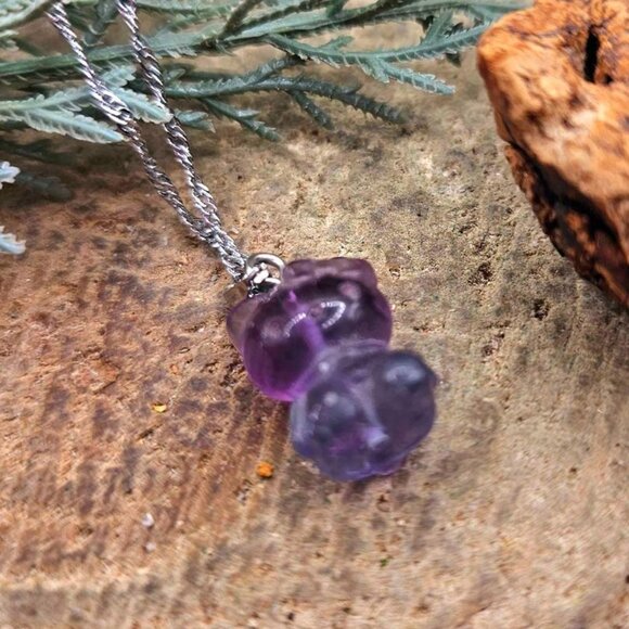 Beautiful Nature Fluorite Carved Kitty Wire Heart Pendant Necklace - Picture 9 of 10